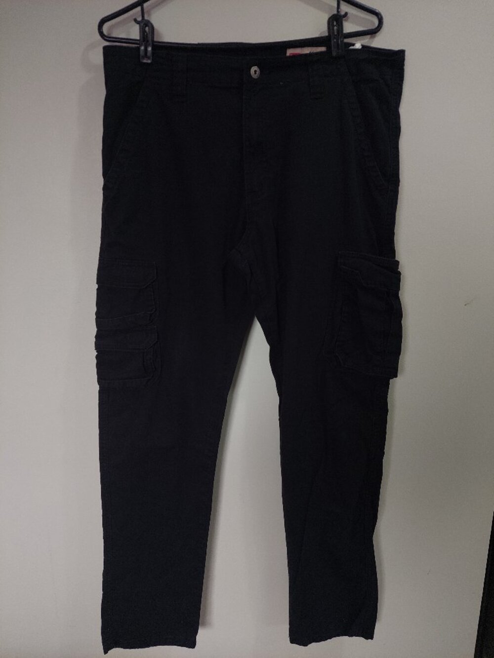 Wrangler Men's 34 x 32 Regular Taper Black Cargo Pants Grunge